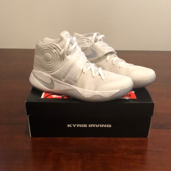 kyrie irving 2s